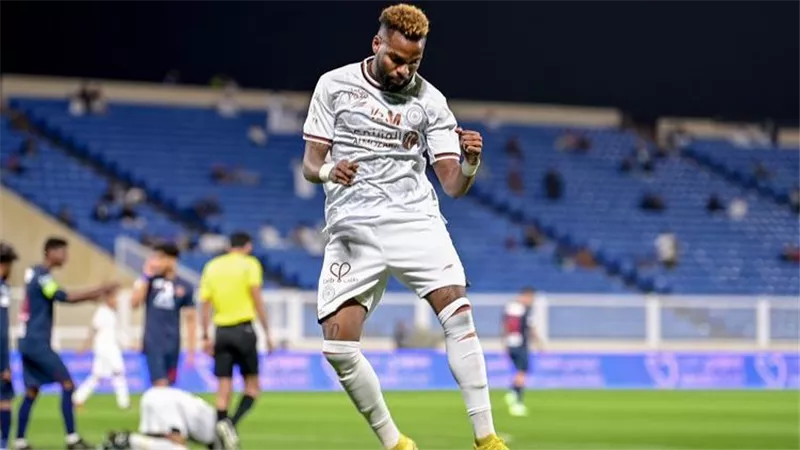 حقيقة فشل قيد بوبيندزا في رابيد الروماني بسبب الزمالك