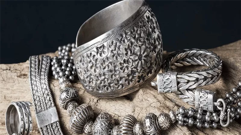 اطلع على أسعار الفضة اليوم الجمعة 13-9-2024.. عيار 925 بكام؟