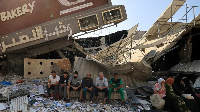 مخاوف من إغلاق المخبز الأخير في غزة وتحديات في تطعيم شلل الأطفال