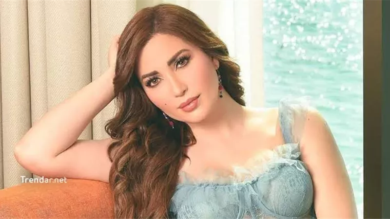 مزة الجونة.. عمليات تجميل تعرضها للانتقاد وفستان جرئ يثير الجدل.. حكايات نسرين طافش 