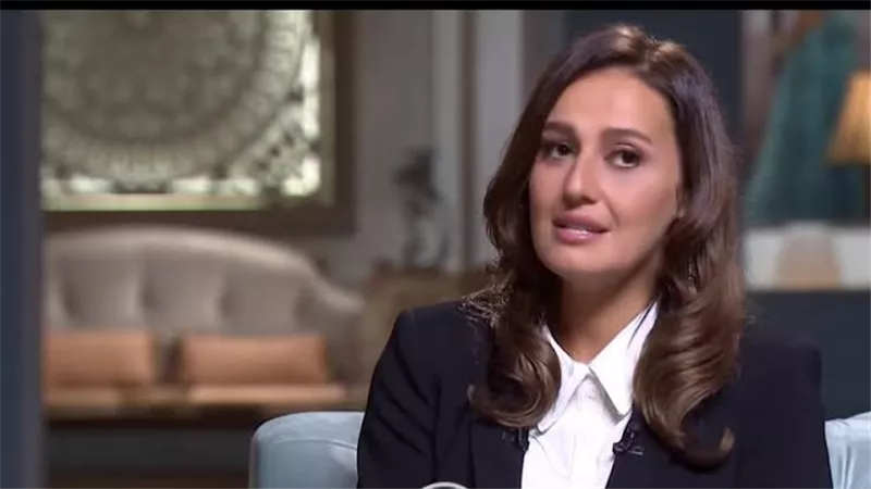 حلا شيحة في مرمي النيران بسبب ظهورها المثير للجدل وتخليها عن الحجاب