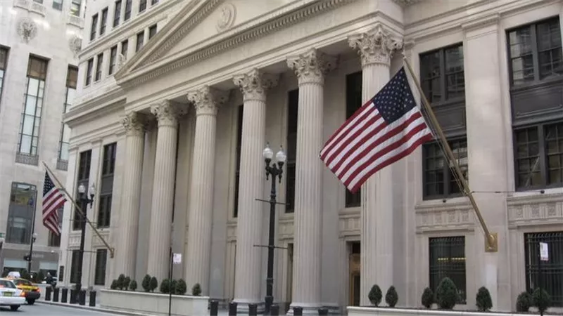 الاحتياطي الفيدرالي الأمريكي يقرر خفض سعر الفائدة بنسبة 0.25%.. الأسباب والنتائج