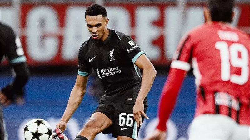ليفربول يستهل مشواره في دوري أبطال أوروبا بثلاثية في شباك ميلان 