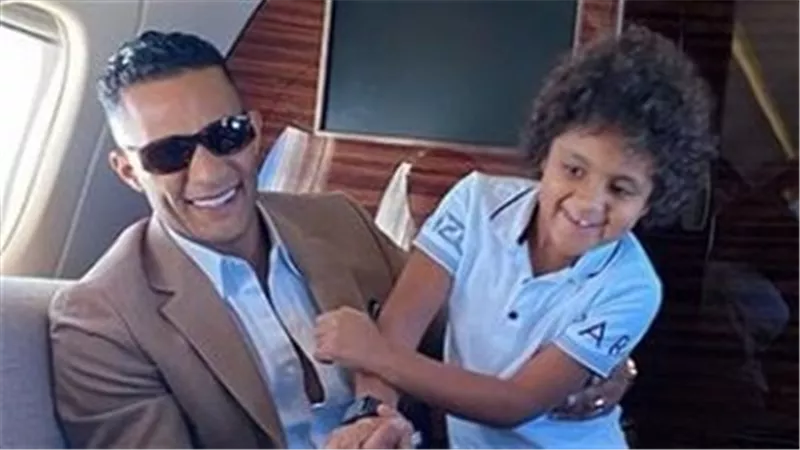 يعملوها الصغار ويقعوا فيها الكبار.. سيدة تتهم نجل محمد رمضان بضرب أبنها