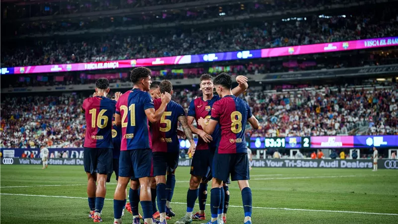 قائمة برشلونة أمام فياريال في الدوري الإسباني.. عودة فاتي