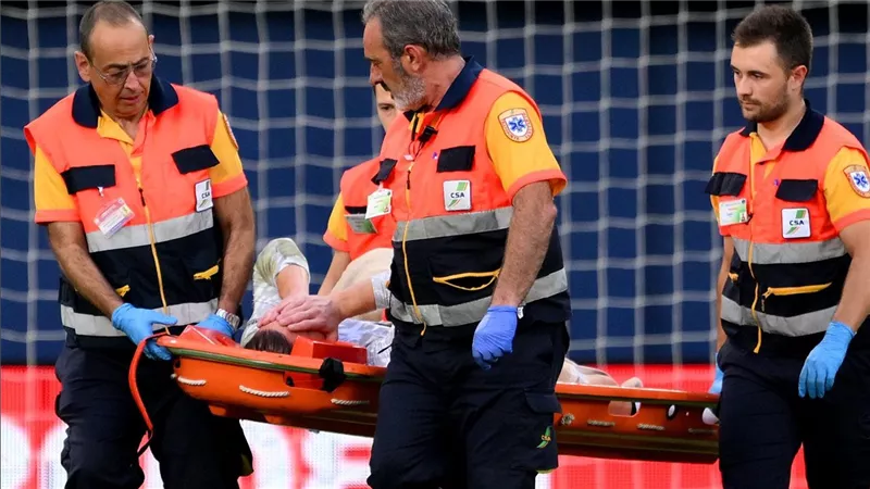برشلونة في ورطة.. تير شتيجن يصدم فليك وقوانين الدوري الإسباني المنقذ الوحيد