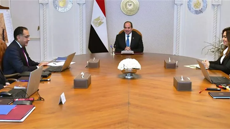 تفاصيل اجتماع الرئيس السيسي مع رئيس الوزراء.. وأبرز الملفات على طاولة الحكومةغدًا
