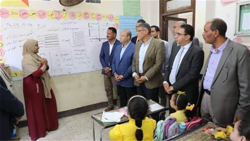 محافظ الجيزة يتفقد العملية التعليمية في أطفيح