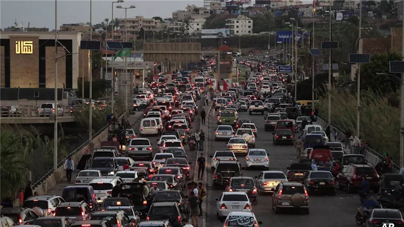 نزوح جماعي.. 22 ألف شخص يعبرون الحدود من لبنان إلى سوريا