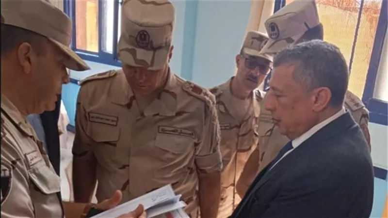 مدير تعليم البحيرة ومساعد قوات الدفاع الشعبي يتفقدان مدارس التأسيس العسكري