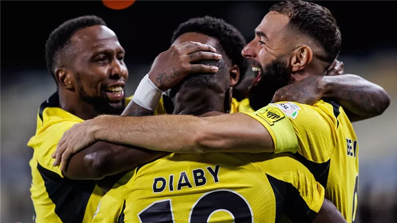 بهدفي بنزيما وعوار.. الاتحاد يفوز على الأخدود في الدوري السعودي 