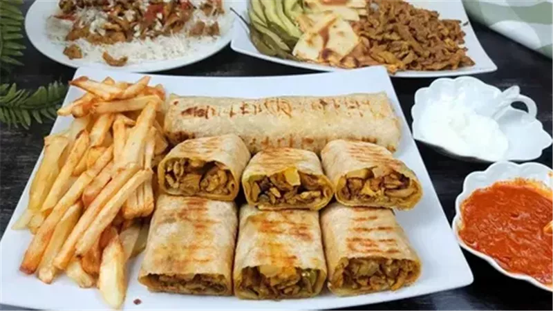 طريقة عمل الشاورما الفراخ في البيت.. شبه المطاعم وبخطوات سهلة وبسيطة