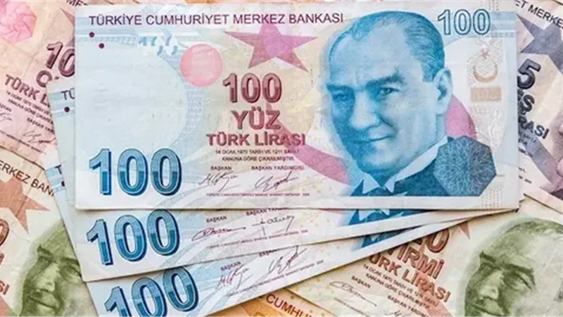 تراجع جديد في سعر الليرة التركية مقابل الدولار.. الأسوء منذ 2023