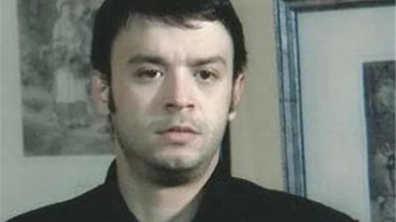 في ذكرى ميلاده.. حكاية فتاه آثرت نفسيا في ماهر عصام قبل رحيله