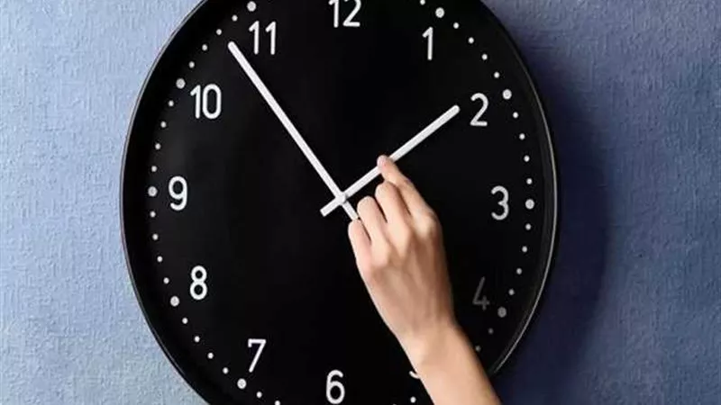 هل يؤثر تغيير التوقيت الشتوي على صحة مواعيد الصلاة؟