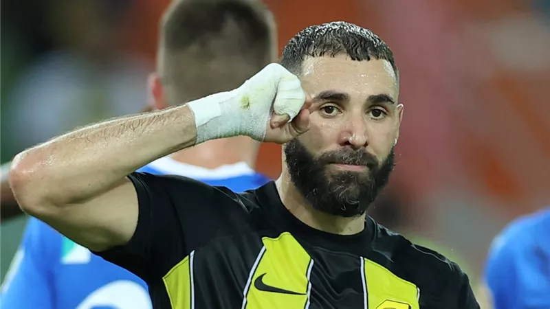 بالأرقام.. بنزيما يتألق مع الاتحاد السعودي عن الموسم الماضي