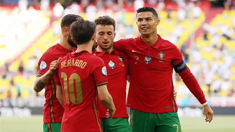 موعد مباراة البرتغال وبولندا في دوري الأمم الأوروبية والقناة الناقلة 