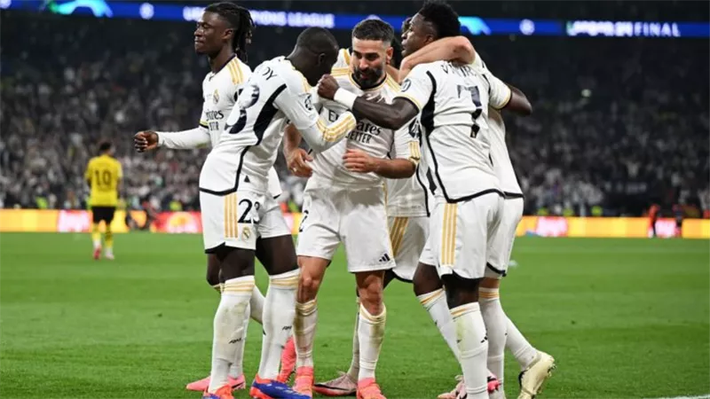ليفربول ينافس باير ليفركوزن وفنربخشة ويغازل نجم ريال مدريد