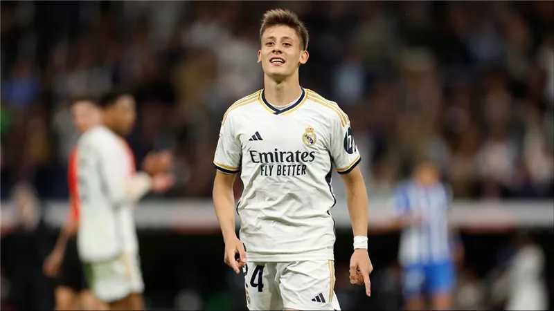 أردا جولر يكشف حقيقة خلافه مع أنشيلوتي في ريال مدريد