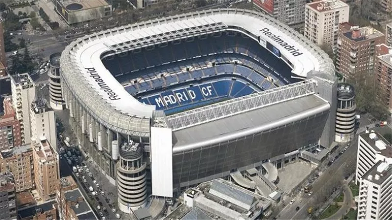 السانتياجو برنابيو يورط ريال مدريد مع جيرانه.. مستجدات مثيرة