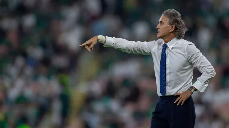 المسحل يكشف حقيقة رحيل مانشيني عن منتخب السعودية.. رد مفاجئ