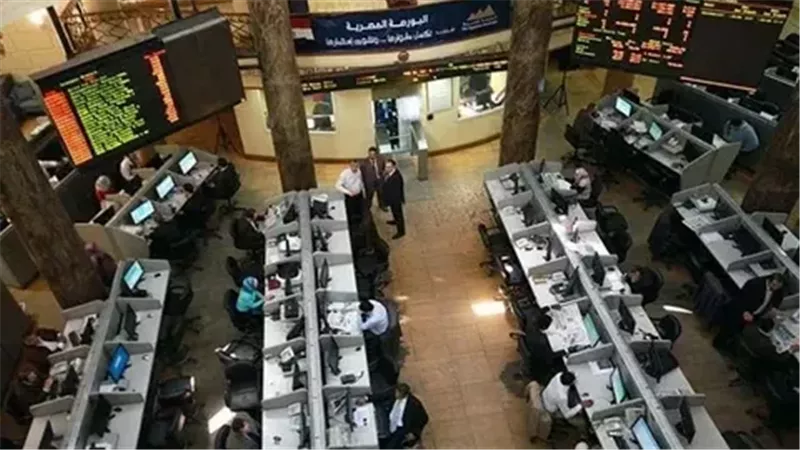 البورصة المصرية تتأرجح في تعاملات اليوم.. ورأس المال السوقي يربح 12 مليار جنيه