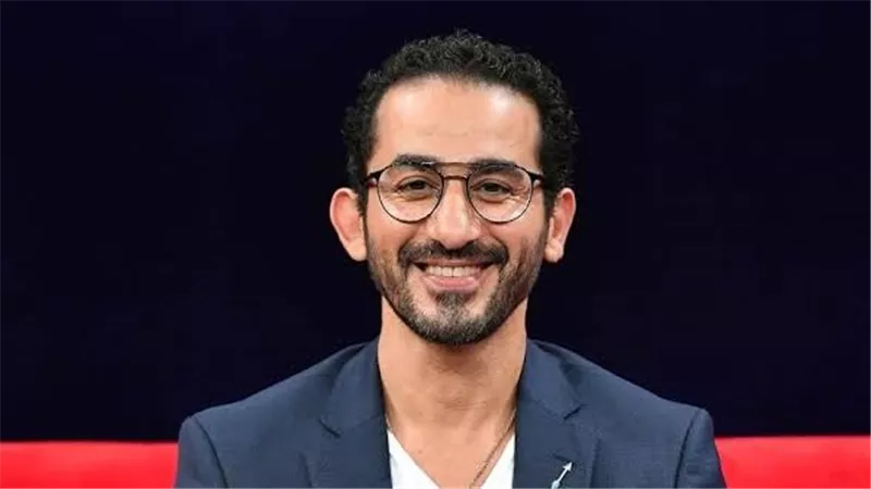 وصفها بفردة شراب.. تعرف علي سيارات أحمد حلمي.. تفاصيل 