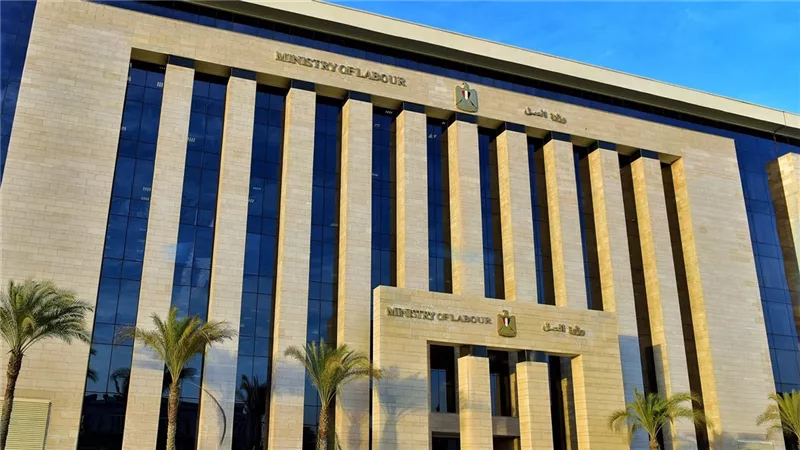 وزارة العمل تمد التقديم على الوظائف الطبية بالكويت.. اعرف الموعد الجديد