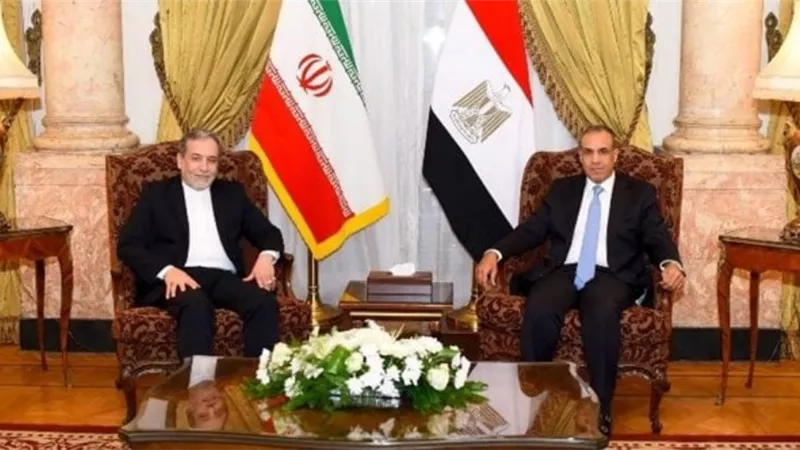 مباحثات وزير الخارجية ونظيره الإيراني تؤكد ضرورة التعامل بحذر لمنع الإنزلاق لحرب إقليمية