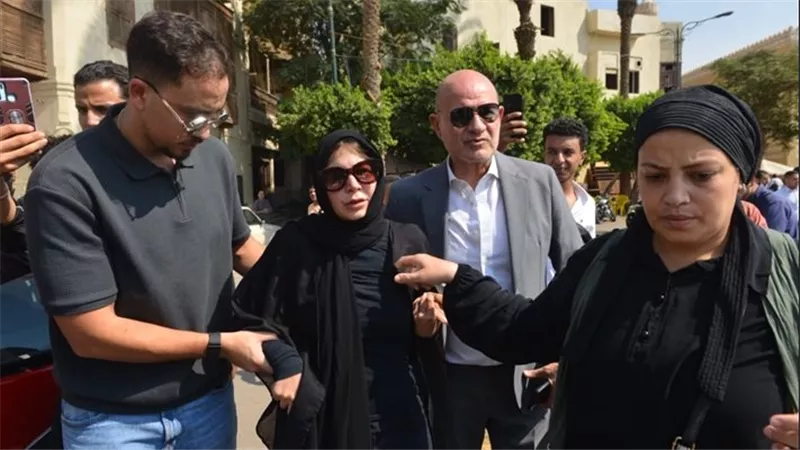 لحظات من الألم.. ملك قورة تنهار بعد وفاة جدتها عواطف أحمد حسني