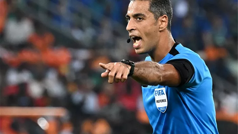 أمين عمر حكما لقمة الأهلي والزمالك بنهائي السوبر المصري 