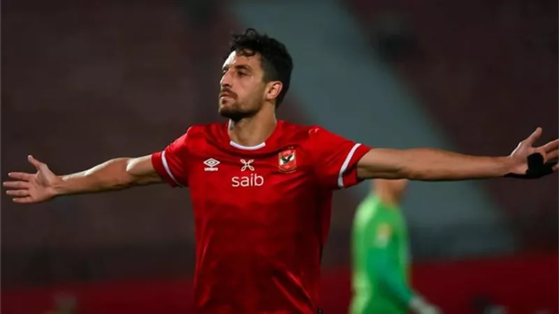 طاهر محمد طاهر يحرز هدف التقدم لـ الأهلي في مرمي سيراميكا 