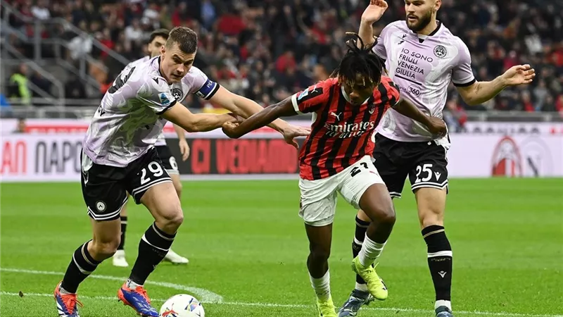 ميلان يقهر كلوب بروج بثلاثية فى دوري أبطال أوروبا 