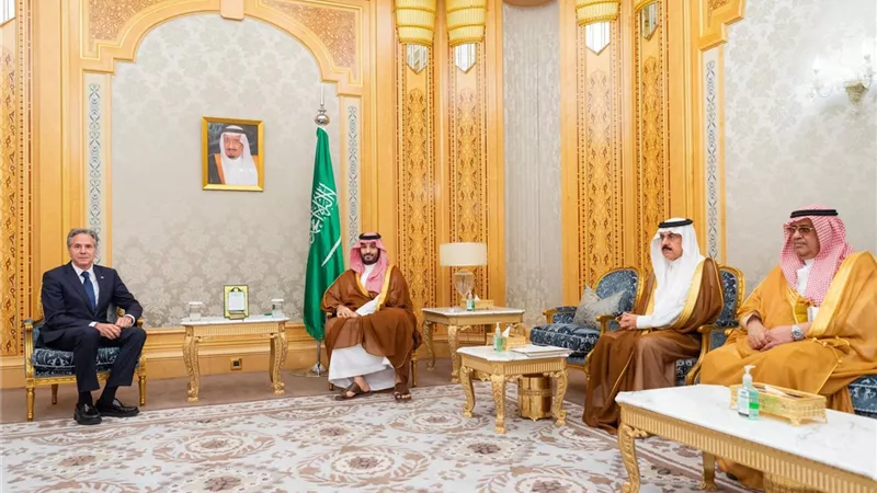 وقف التصعيد بالمنطقة يخيم علي مباحثات وزير الخارجية الأمريكي وولي العهد السعودي