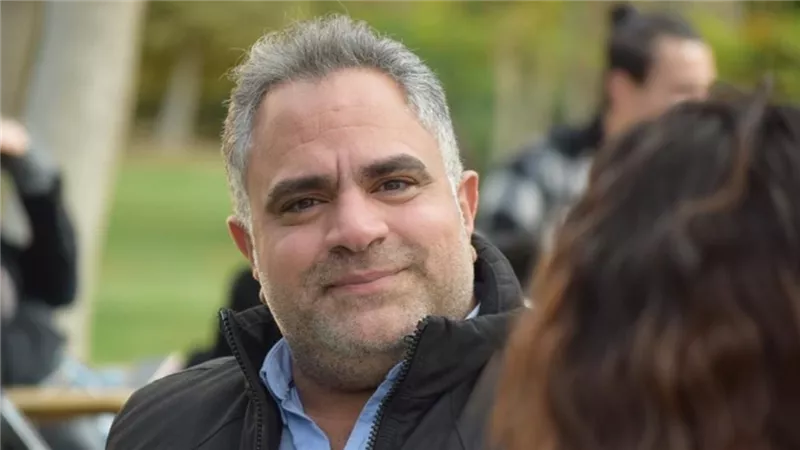 نشرة فن الموجز| سبب تفكير محمد شاهين في الاعتزال وحقيقة بيع شقة سعيد صالح