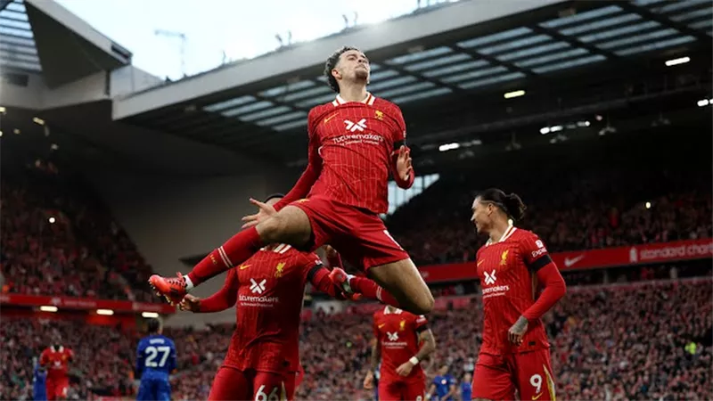 ترتيب الدوري الإنجليزي بعد فوز ليفربول على تشيلسي.. الصراع يشتعل