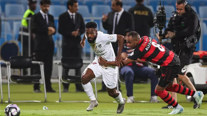 كانتي يحسم معركة الرياض ويهدي الاتحاد فوزا ثمينا في الدوري السعودي