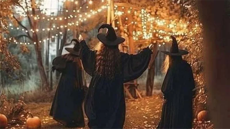 «الهالوين» هل يجوز للمسلمين الإحتفال بعيد الهلع والرعب..حكم دار الإفتاء 