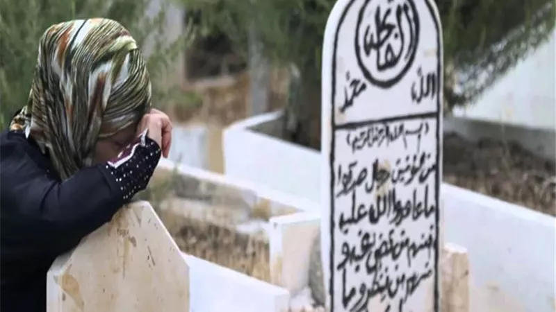 هل يجوز للنساء زيارة القبور؟..  دار الافتاء يجيب   