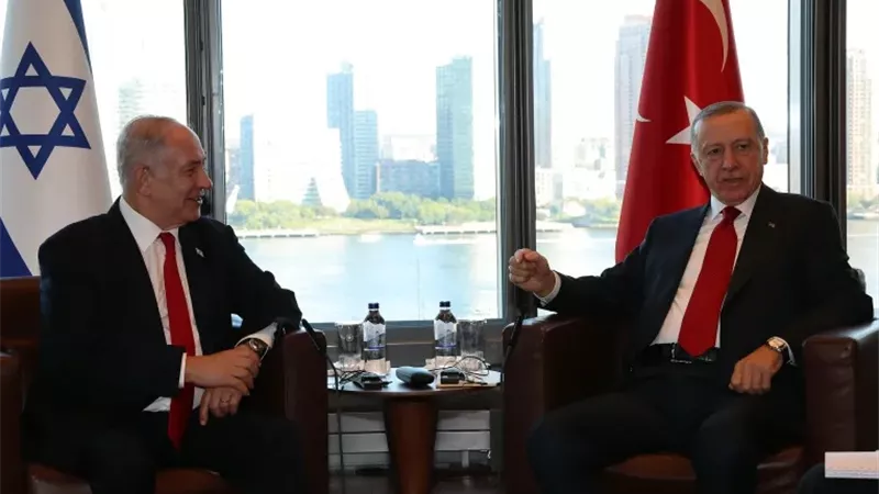 أردوغان يشن هجومًا عنيفًا علي إسرائيل ويطالب بوقف إمدادها بالسلاح 