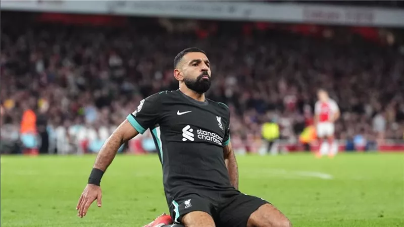 مدرب ليفربول يتحدث عن تجديد عقد محمد صلاح وأرنولد وفان دايك