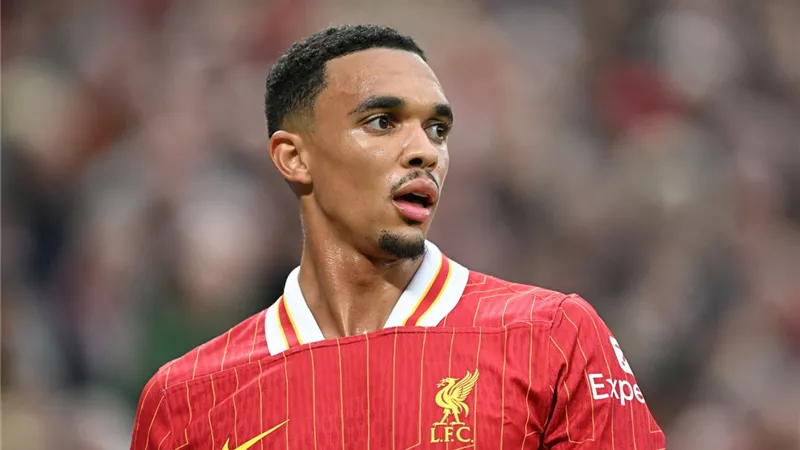 ليفربول يستقر على بديل أرنولد حال رحيله مجانًا.. واللاعب يحدد 