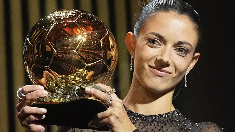  الكرة الذهبية.. بونماتى لاعبة برشلونة تتوج بجائزة أفضل لاعبة فى العالم 2024 