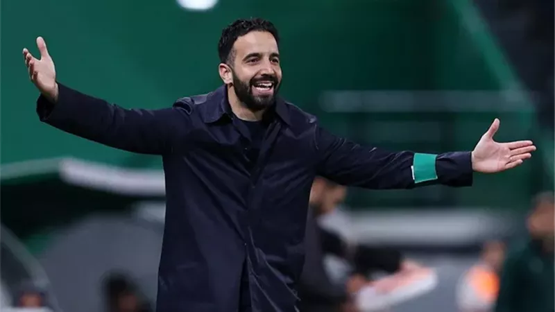 أموريم يقترب من تدريب مانشستر يونايتد.. تقارير تفجرها