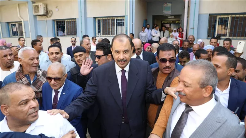 بشرى سارة.. محافظ سوهاج يفتتح مستشفى 