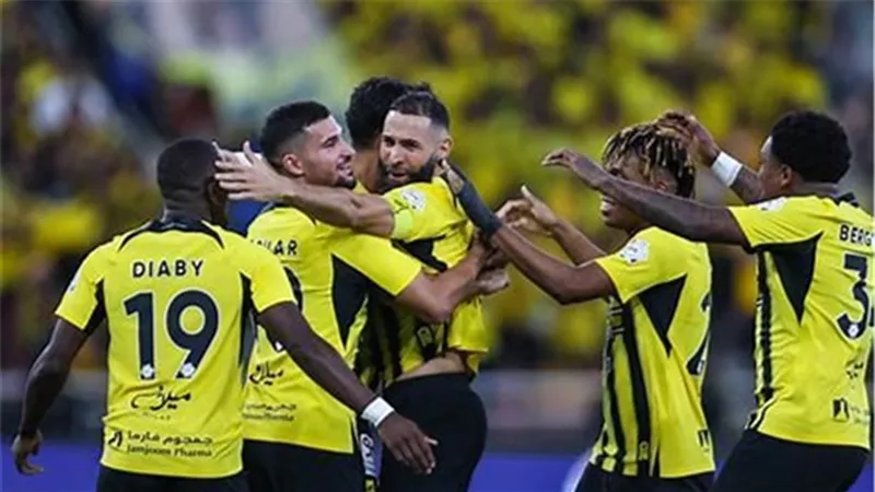 الاتحاد يطارد قمة الدوري السعودي.. ويترقب مواجهة الهلال والنصر