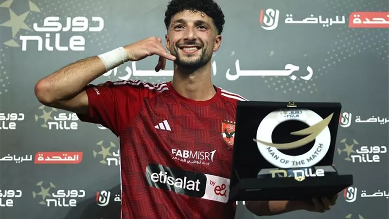 وسام أبو علي أفضل لاعب في مباراة الأهلي وسيراميكا بالدوري المصري 