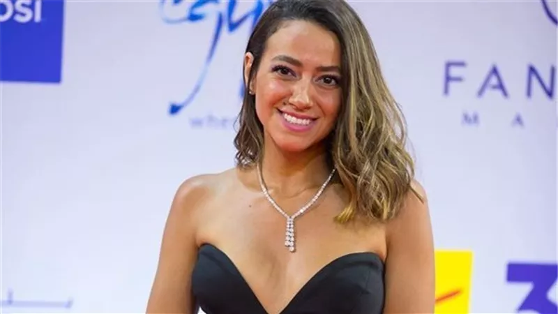 شلل في المعدة.. هند عبدالحليم تكشف سبب مرضها الفترة الأخيرة