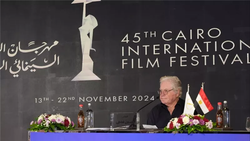 حسين فهمي يعلن برنامج مهرجان القاهرة السينمائي ويصر على الالتزام بالزي الرسمي
