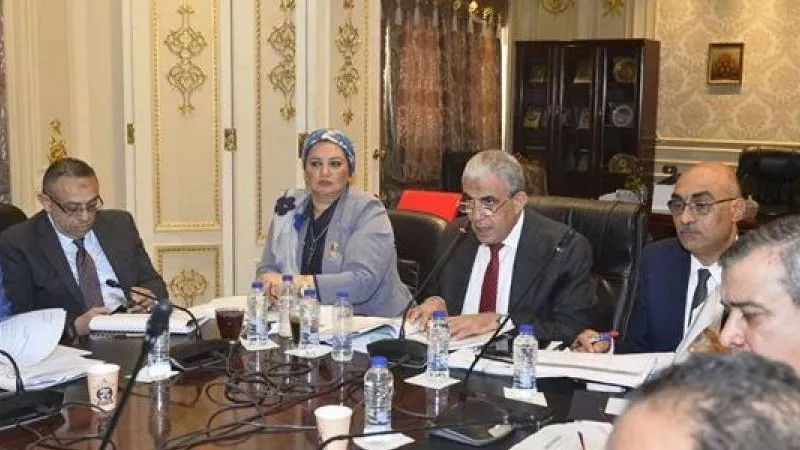 إجازة وضع 4 شهور.. تعرف علي الشروط الجديدة لإجازة العاملات بالدولة